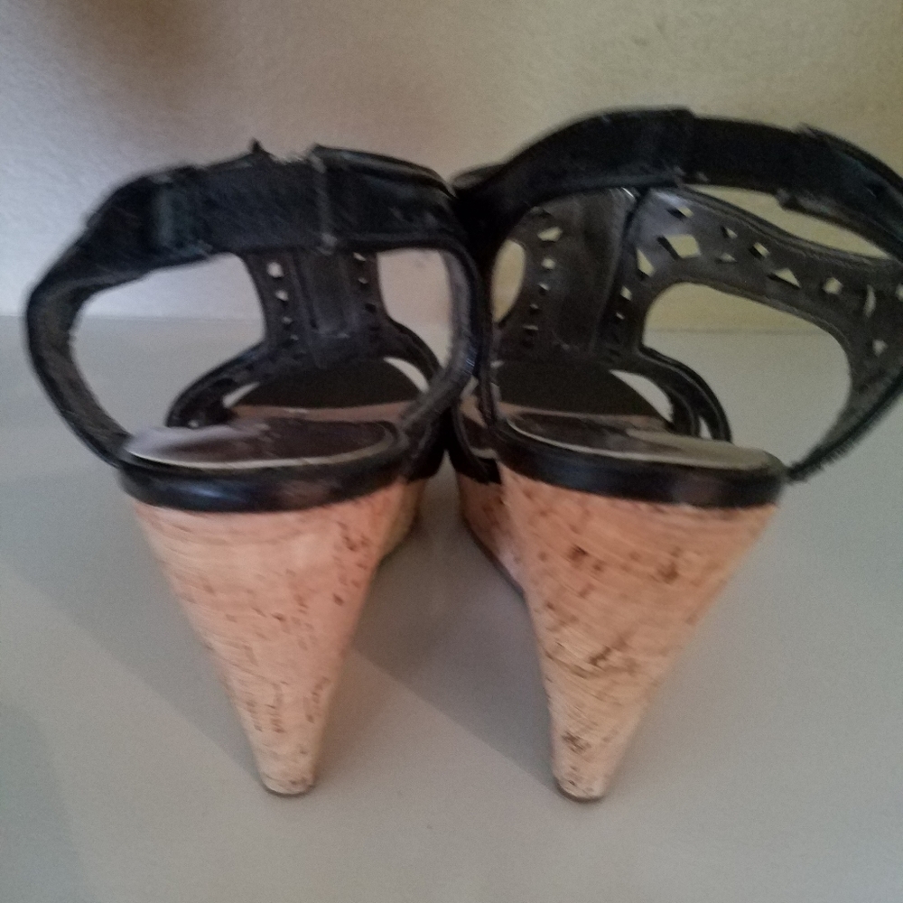 Carlos Wedges - Picture 5 of 6